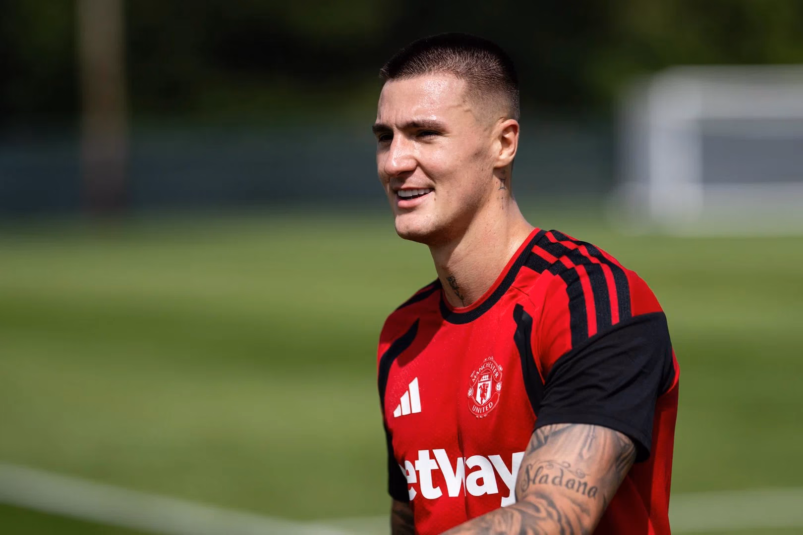 Benjamin Sesko ซ้อมกับแมนเชสเตอร์ ยูไนเต็ดที่แคร์ริงตัน